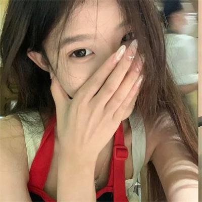 龙纹身的女孩